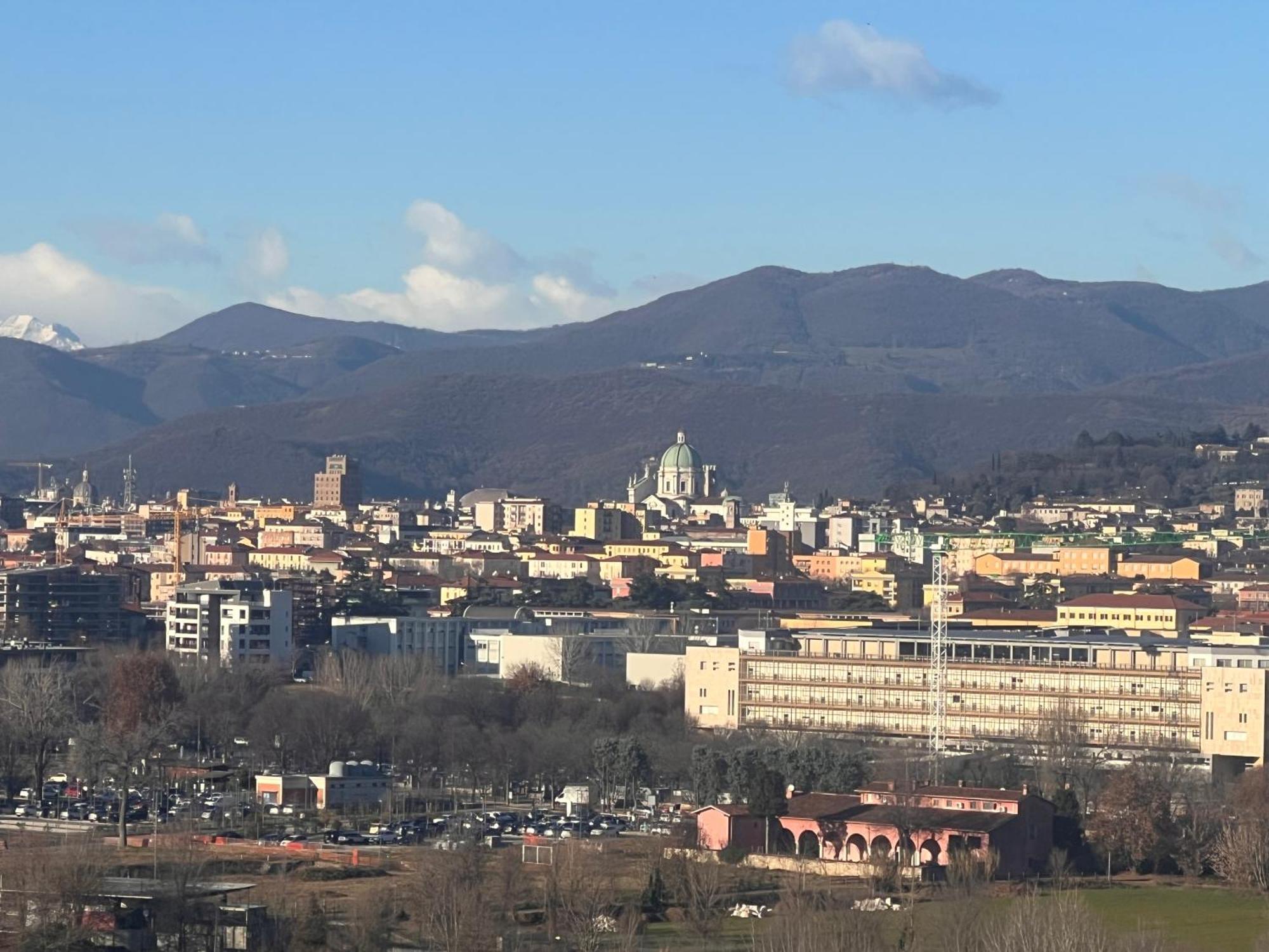 Apartamento Friends And Family Brescia Exterior foto